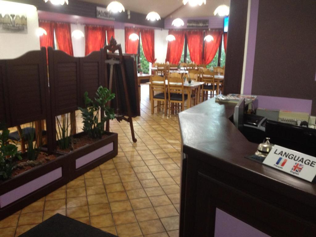 Hotel Fleuritel Charleville-Mézières Kültér fotó